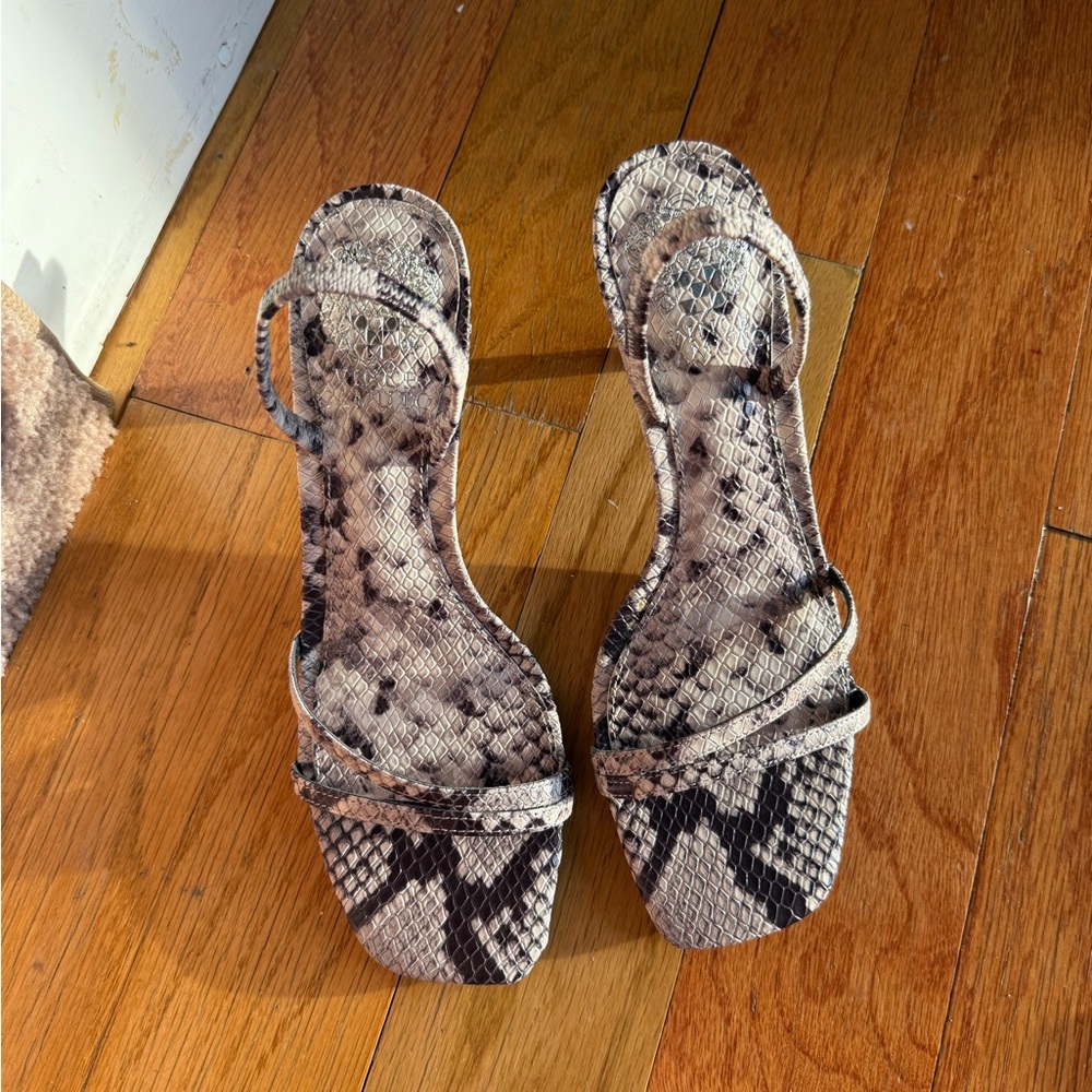 Vince Camino Sheela heels snake print Size 6M